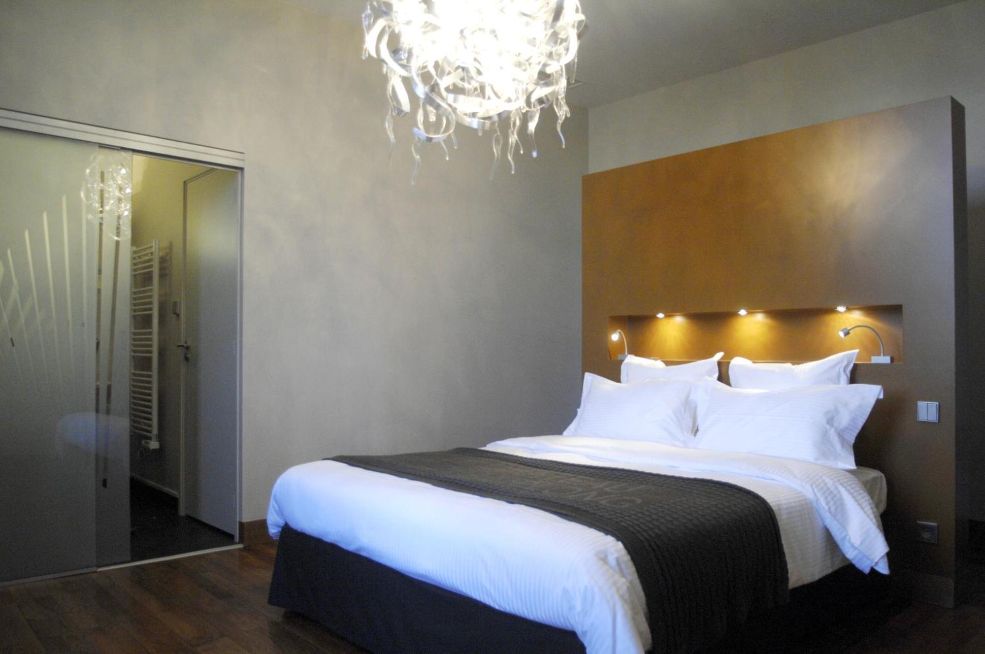 Chateau De Champlong Table Hotel **** Golf & Spa Villerest  Екстериор снимка