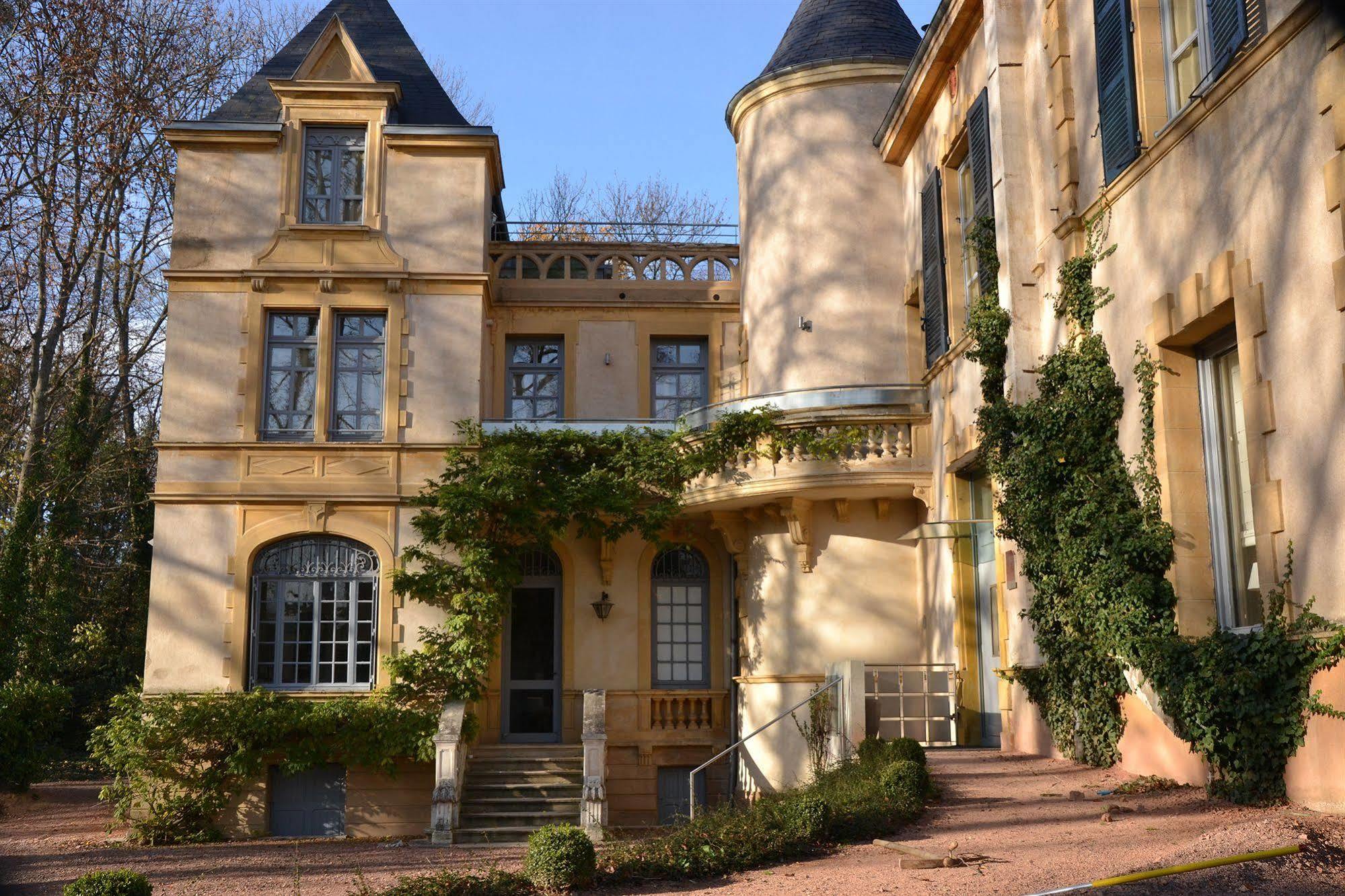 Chateau De Champlong Table Hotel **** Golf & Spa Villerest  Екстериор снимка