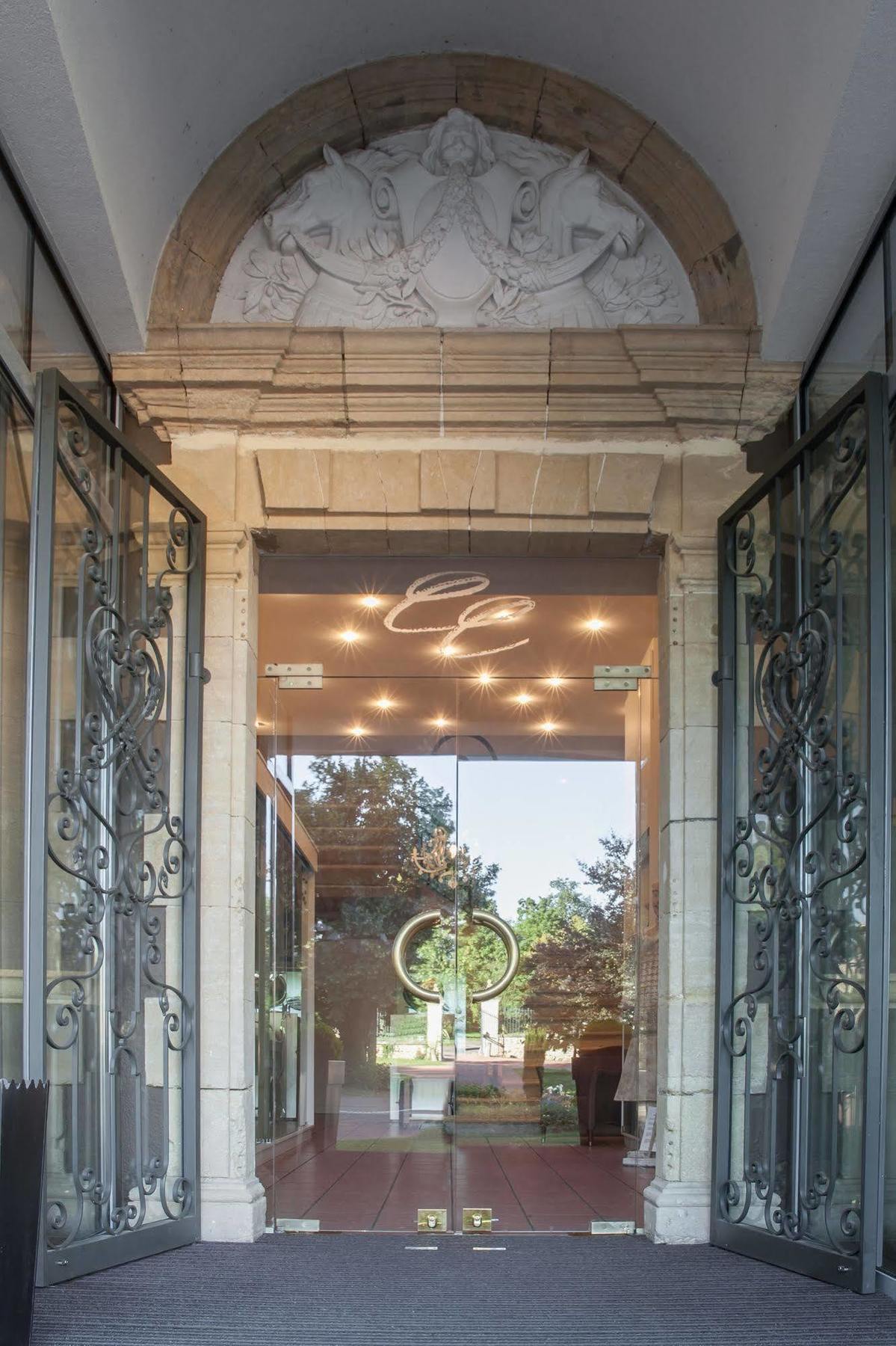 Chateau De Champlong Table Hotel **** Golf & Spa Villerest  Екстериор снимка